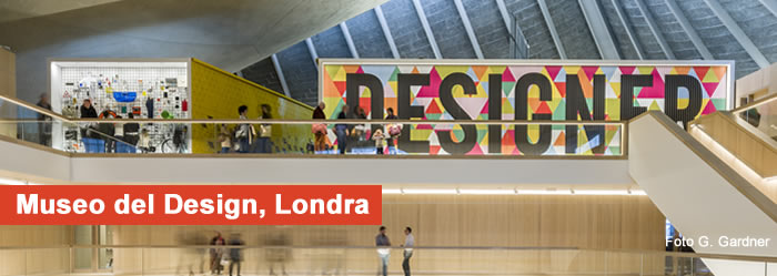 Allestimento con pannello dinamico al Museo del Design a Londra
